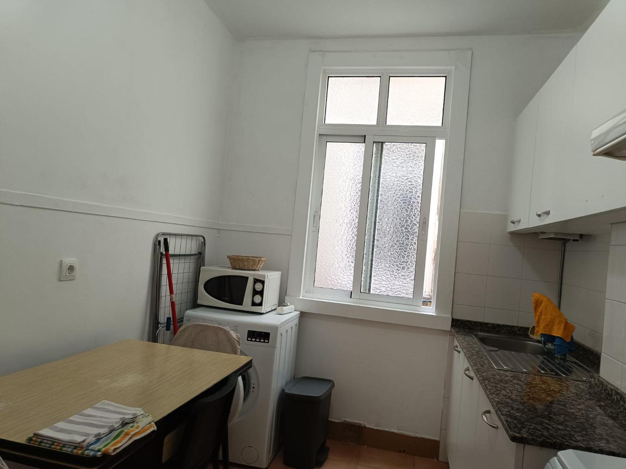 Apartament Piso Antiguo, Muebles Viejos, Muy Sencillo, Alquilado En Invierno A Estudiantes, Sin Ascensor, Cocina Antigua A Gas, Edificio Muy Antiguo A Coruña Zewnętrze zdjęcie