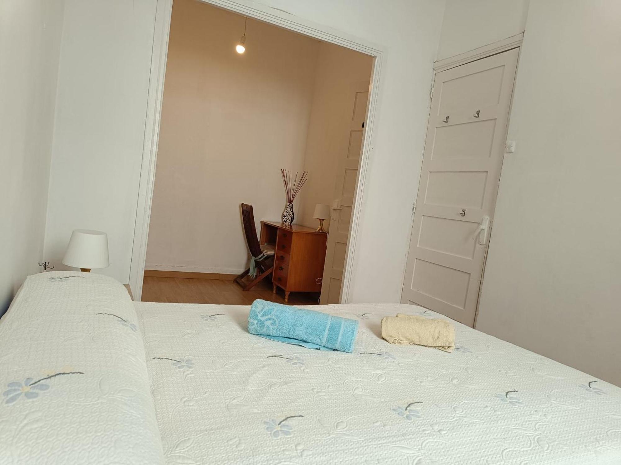 Apartament Piso Antiguo, Muebles Viejos, Muy Sencillo, Alquilado En Invierno A Estudiantes, Sin Ascensor, Cocina Antigua A Gas, Edificio Muy Antiguo A Coruña Zewnętrze zdjęcie