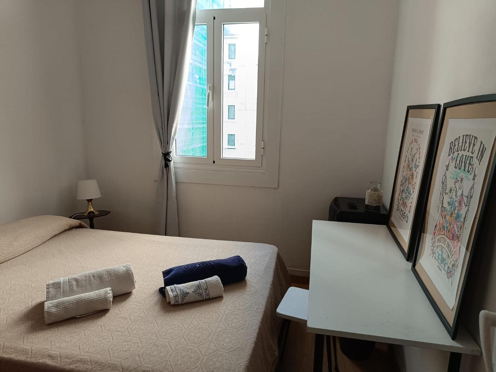 Apartament Piso Antiguo, Muebles Viejos, Muy Sencillo, Alquilado En Invierno A Estudiantes, Sin Ascensor, Cocina Antigua A Gas, Edificio Muy Antiguo A Coruña Zewnętrze zdjęcie